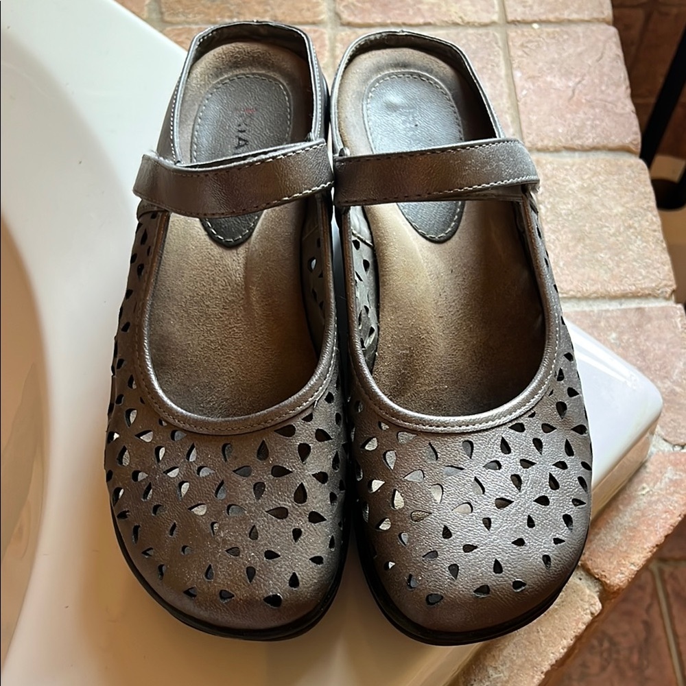 Rialto Silver Mules with Cutout Design